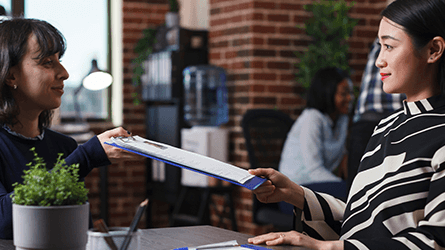 Elora vous donne ses conseils pour recruter des VDI conseillères mode - Elora