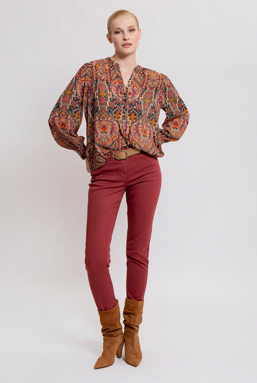 Pantalon coupe slim 5 poches coloris grenat | Elora