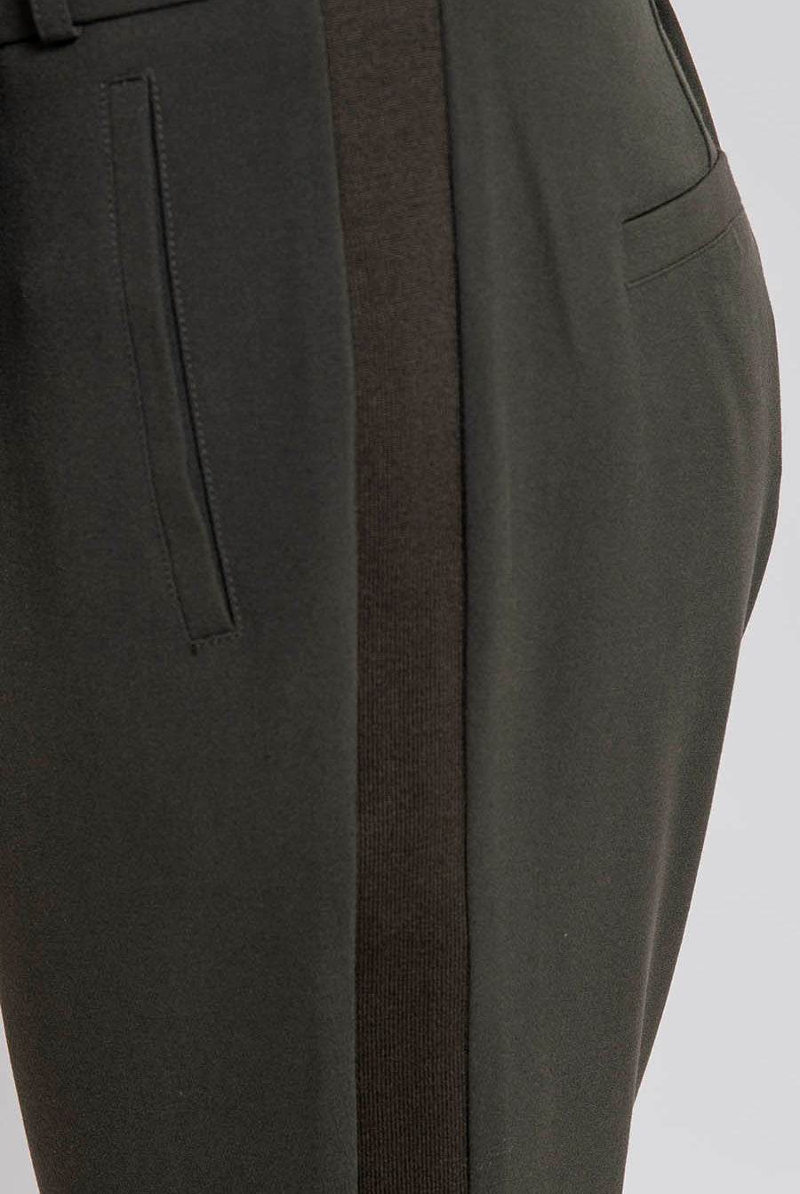 Pantalon esprit néo jogging coloris kaki | Elora