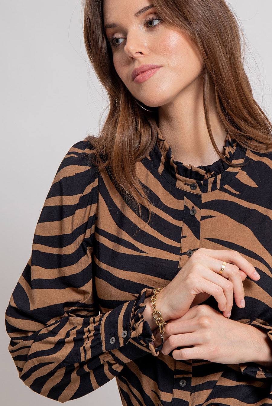 Blouse volantée imprimé zèbre bronze et noir | Elora