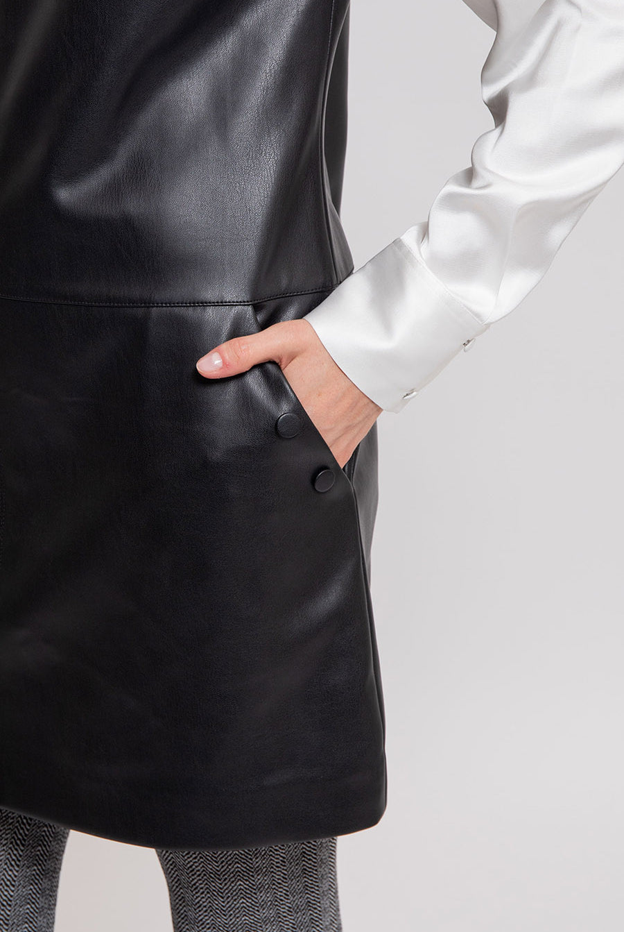 Robe trapèze en simili cuir noir | Elora