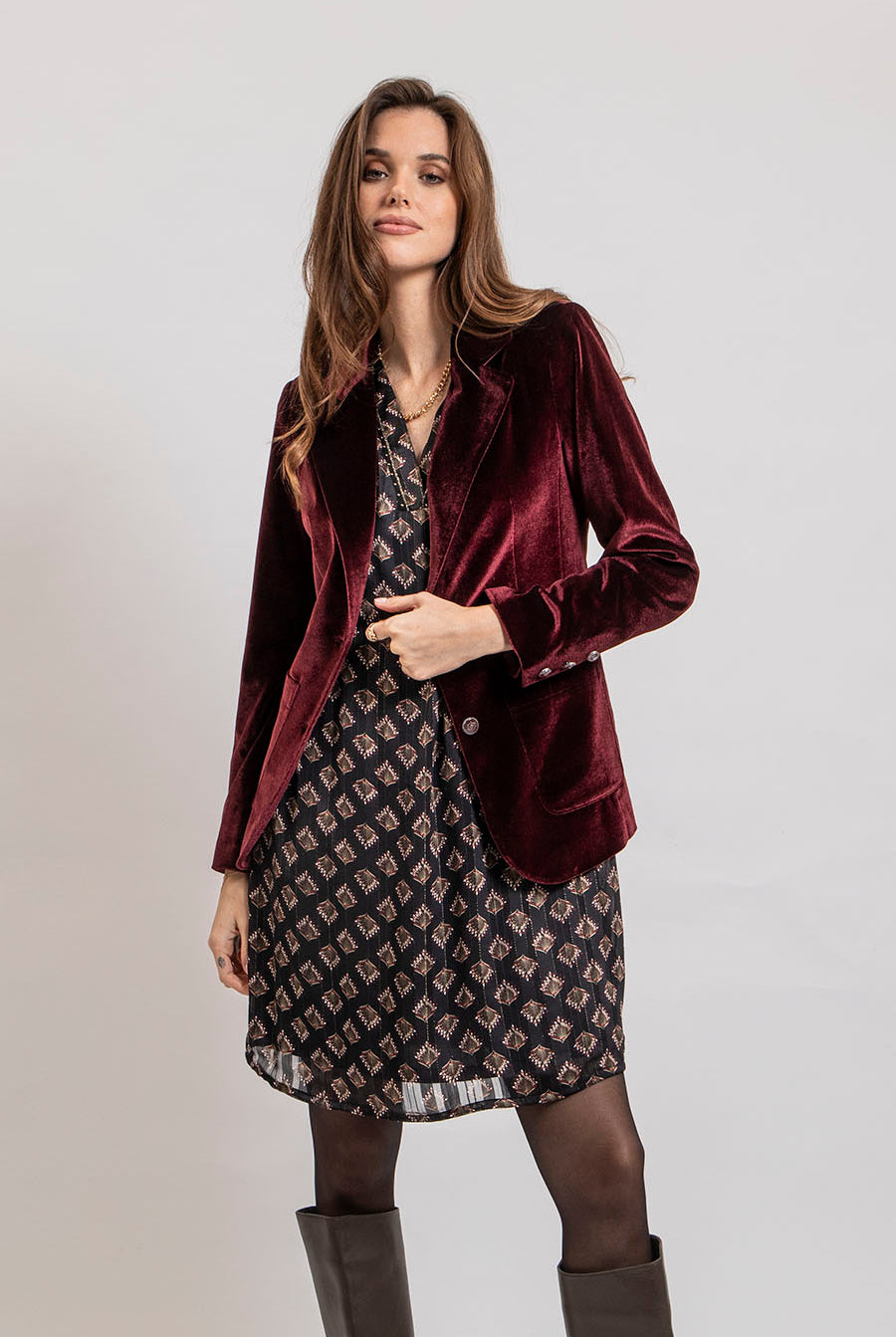 Robe courte imprimé noir et bordeaux | Elora