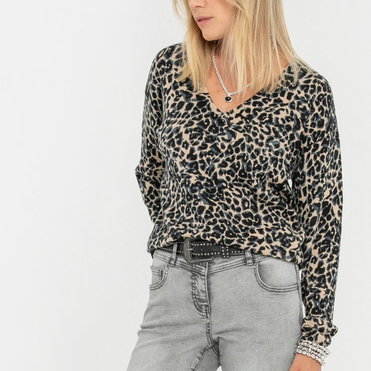 Pullover mit V-Ausschnitt und Leopardenmuster