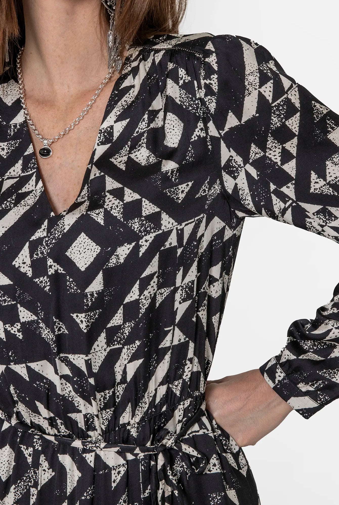 Robe longue imprimé graphique écru et noir | Elora
