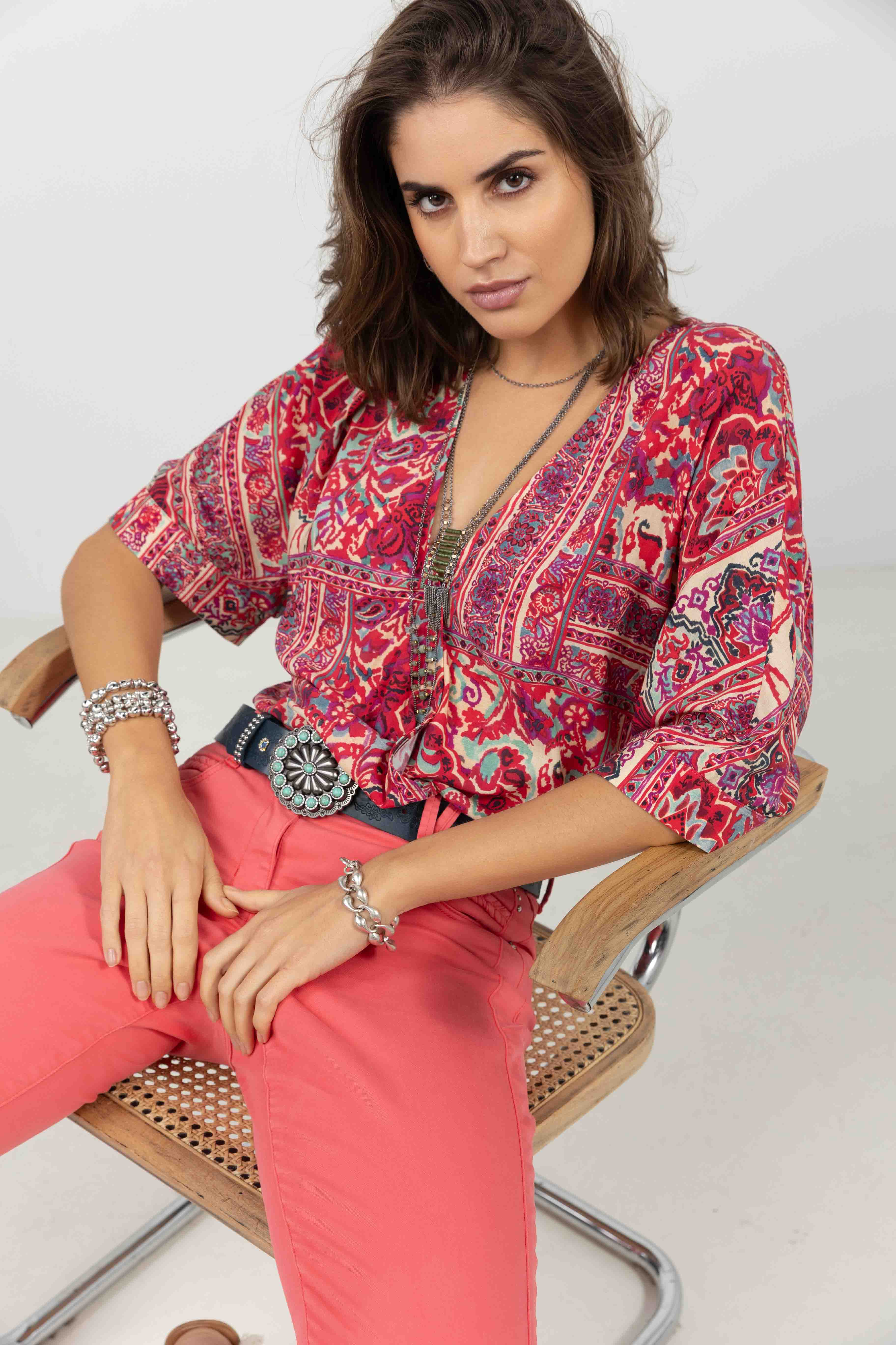 Blouse imprimée rouge rose orientale | Elora