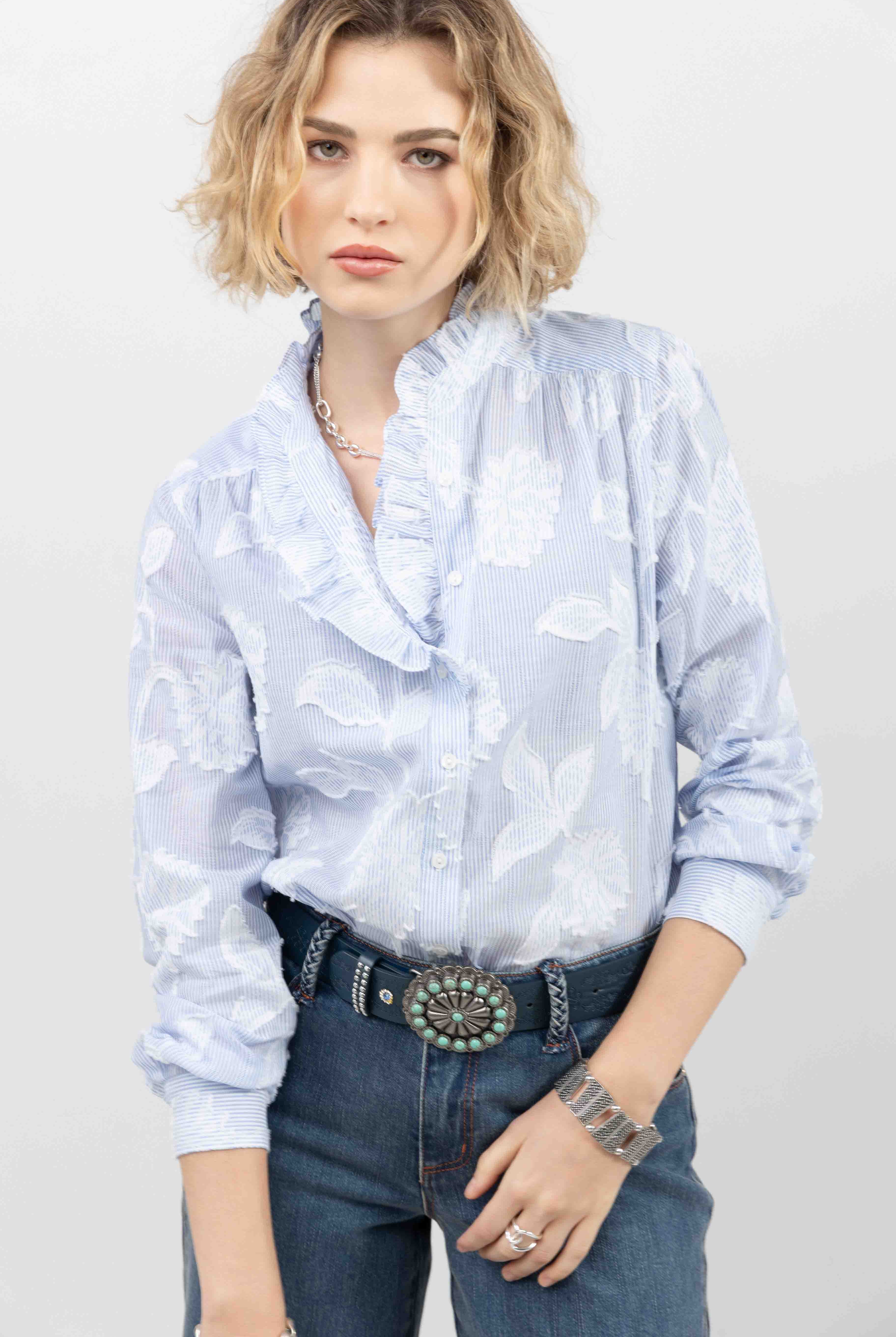 Chemise fleurie bleu et blanc romantique | Elora