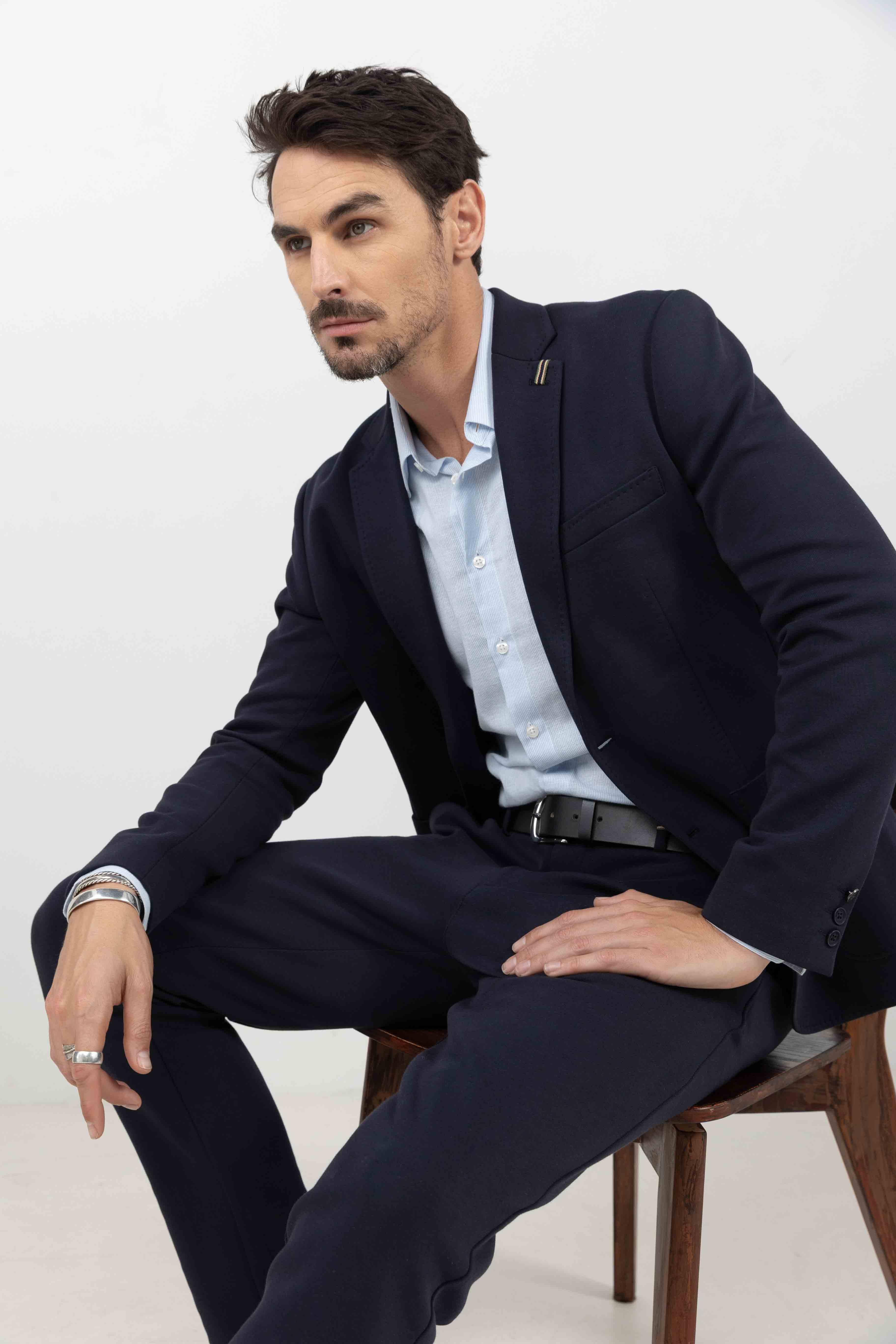 Veste tailleur bleu marine élégante | Elora