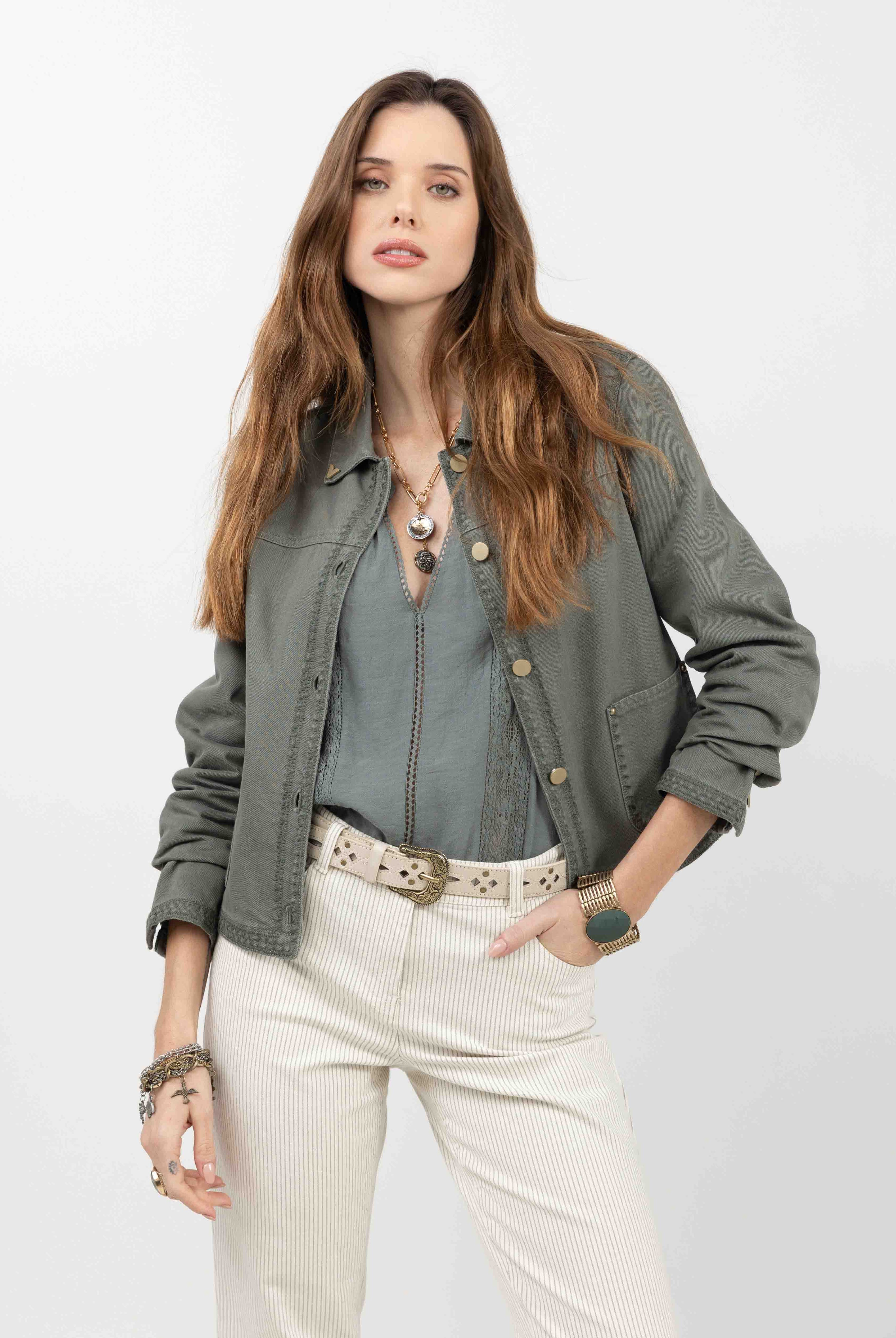 Veste kaki brodée casual chic | Elora