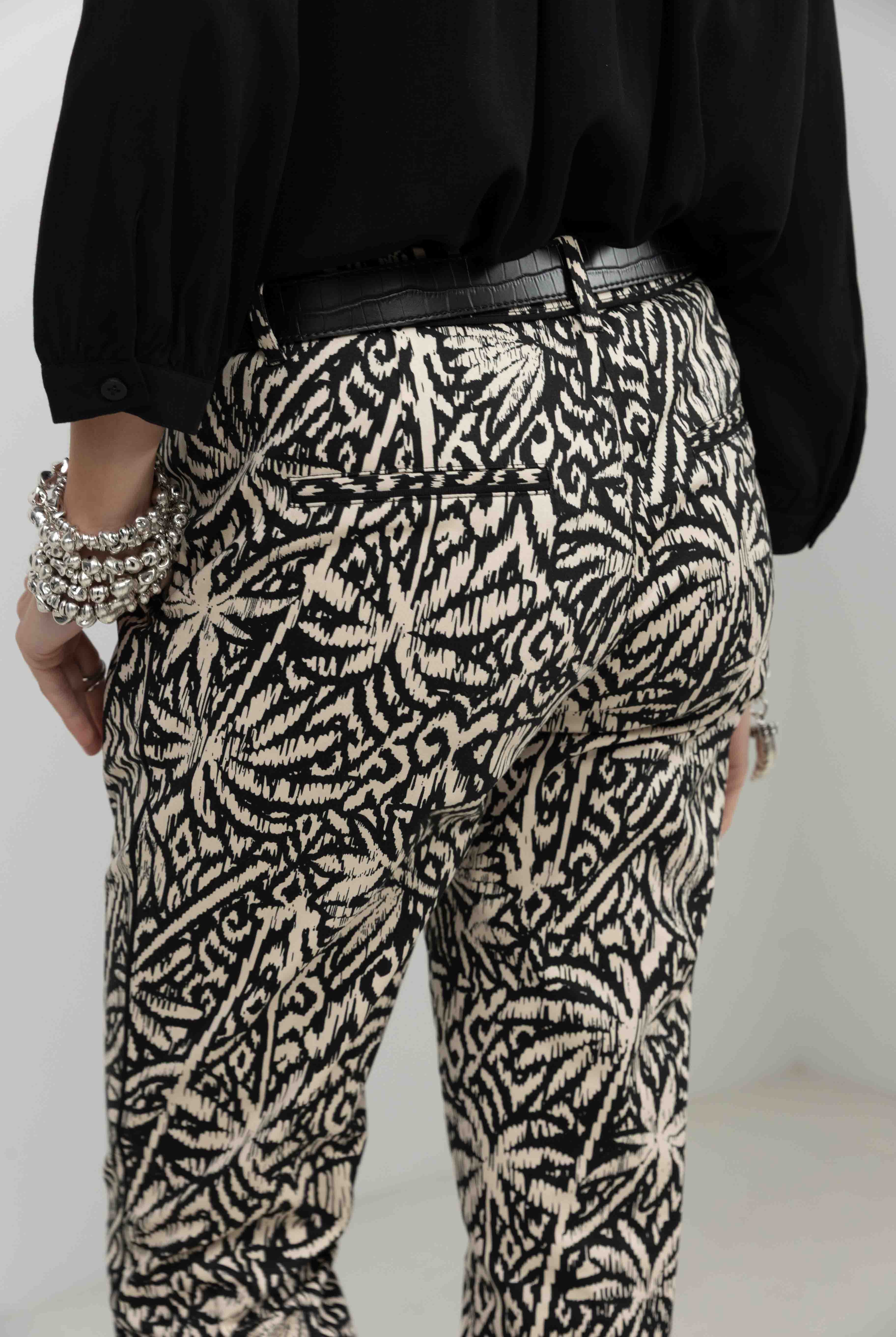 Pantalon imprimé graphique écru noir | Elora