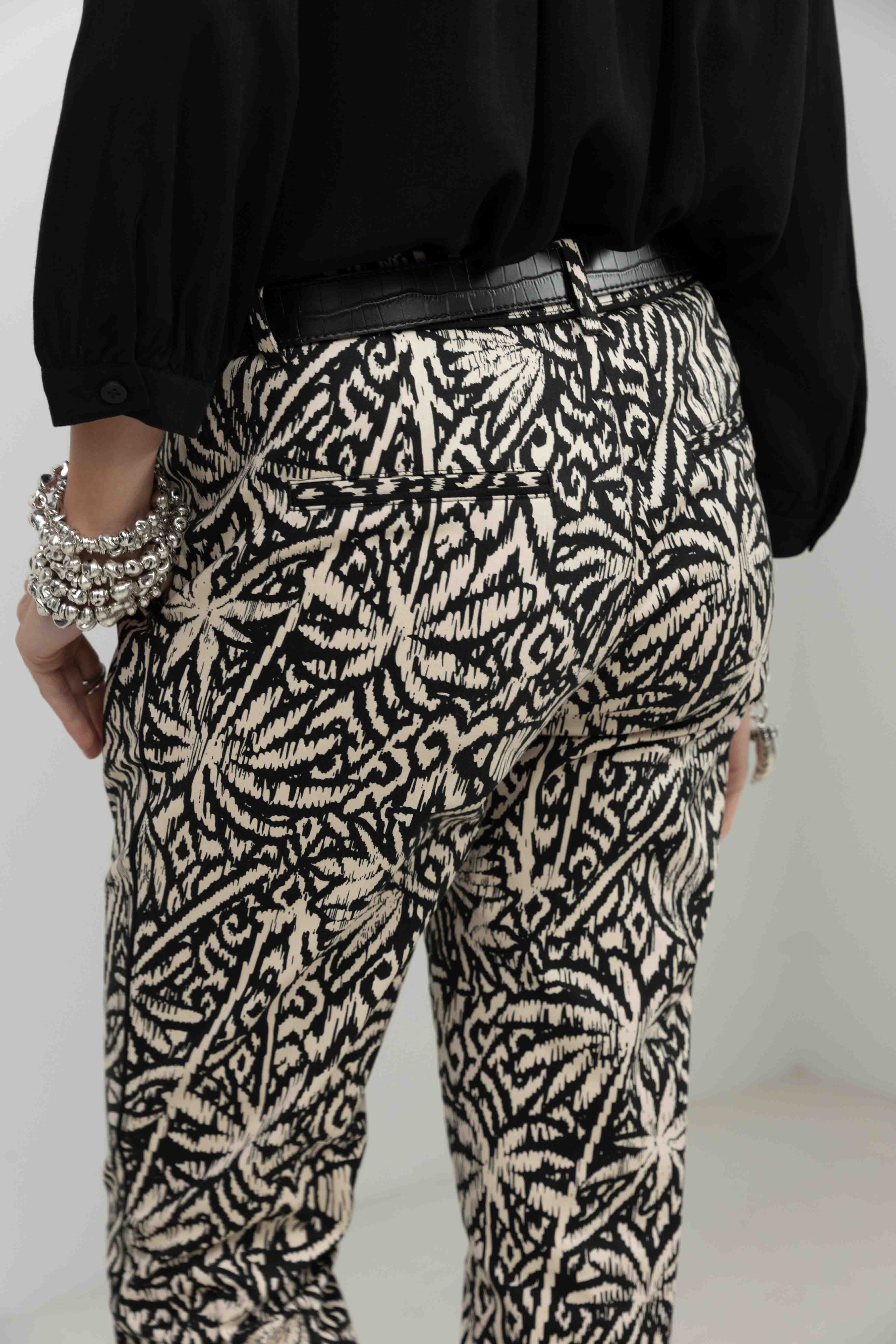 Pantalon imprimé graphique écru noir | Elora