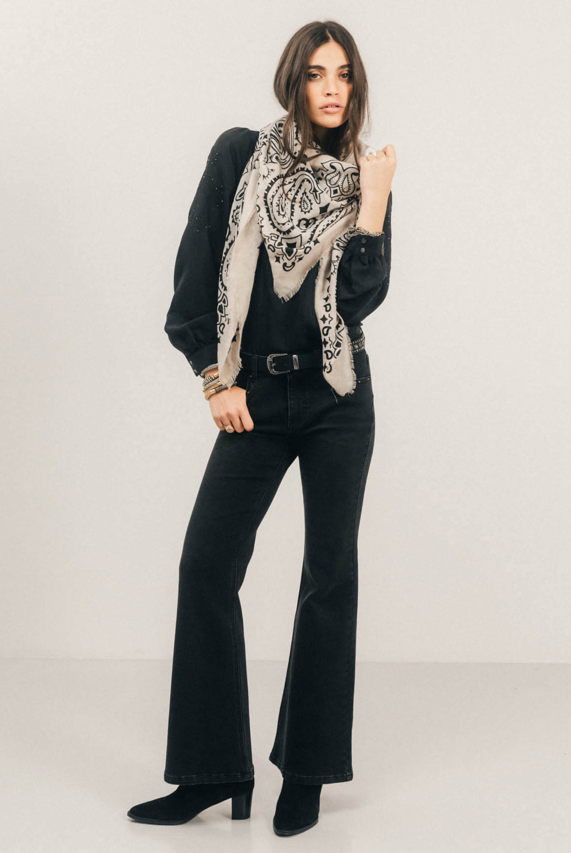 Jean flare noir esprit seventies | Elora