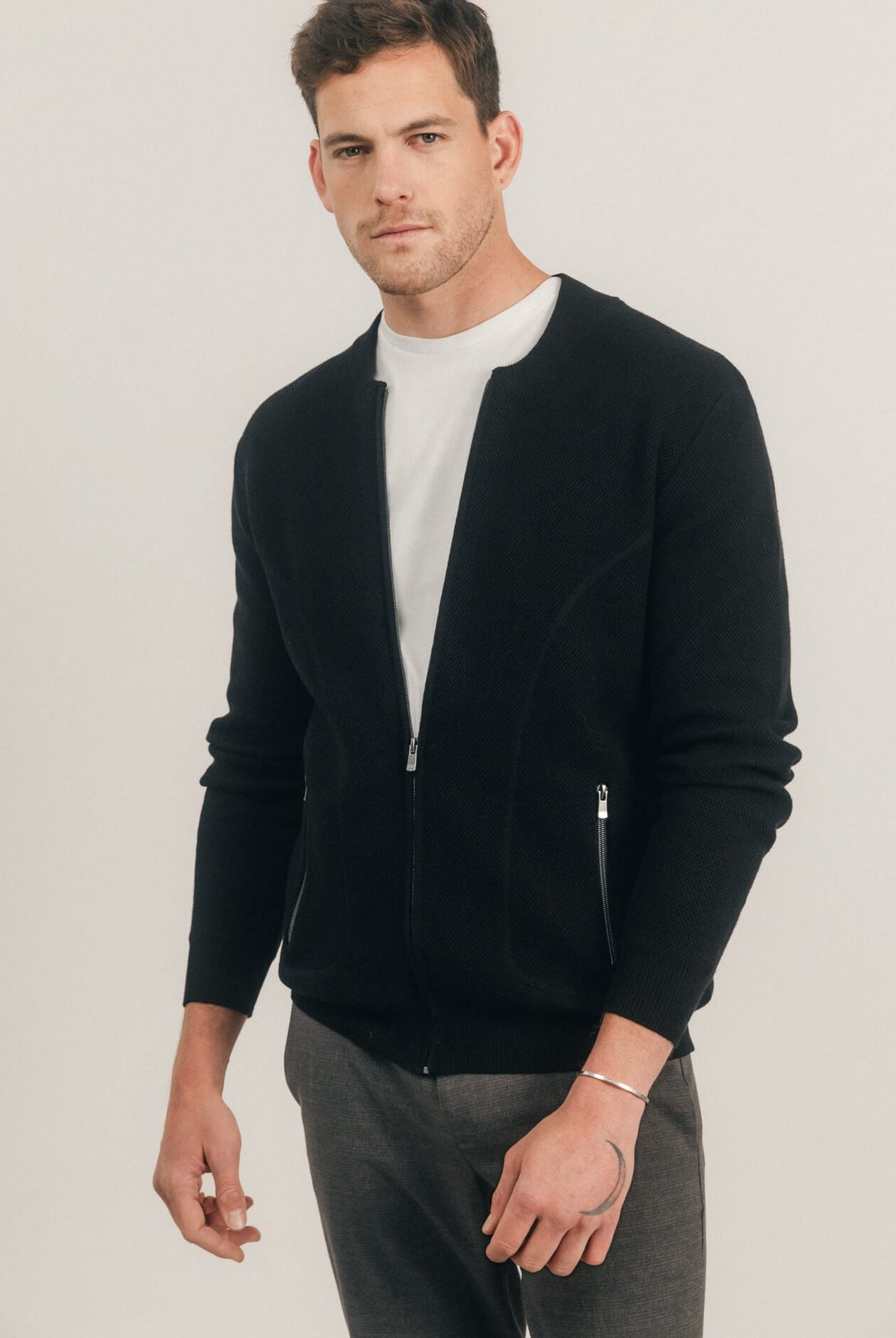 Gilet noir maille zippé confortable | Elora