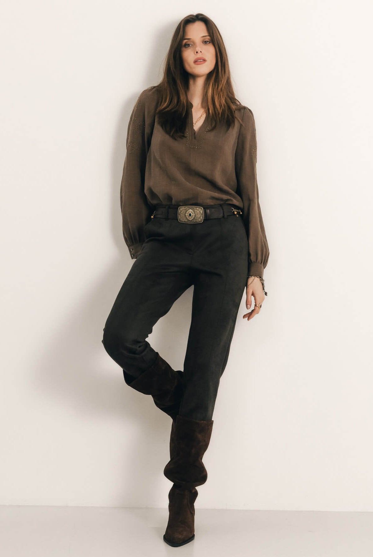 Pantalon kaki suédé coupe cigarette | Elora