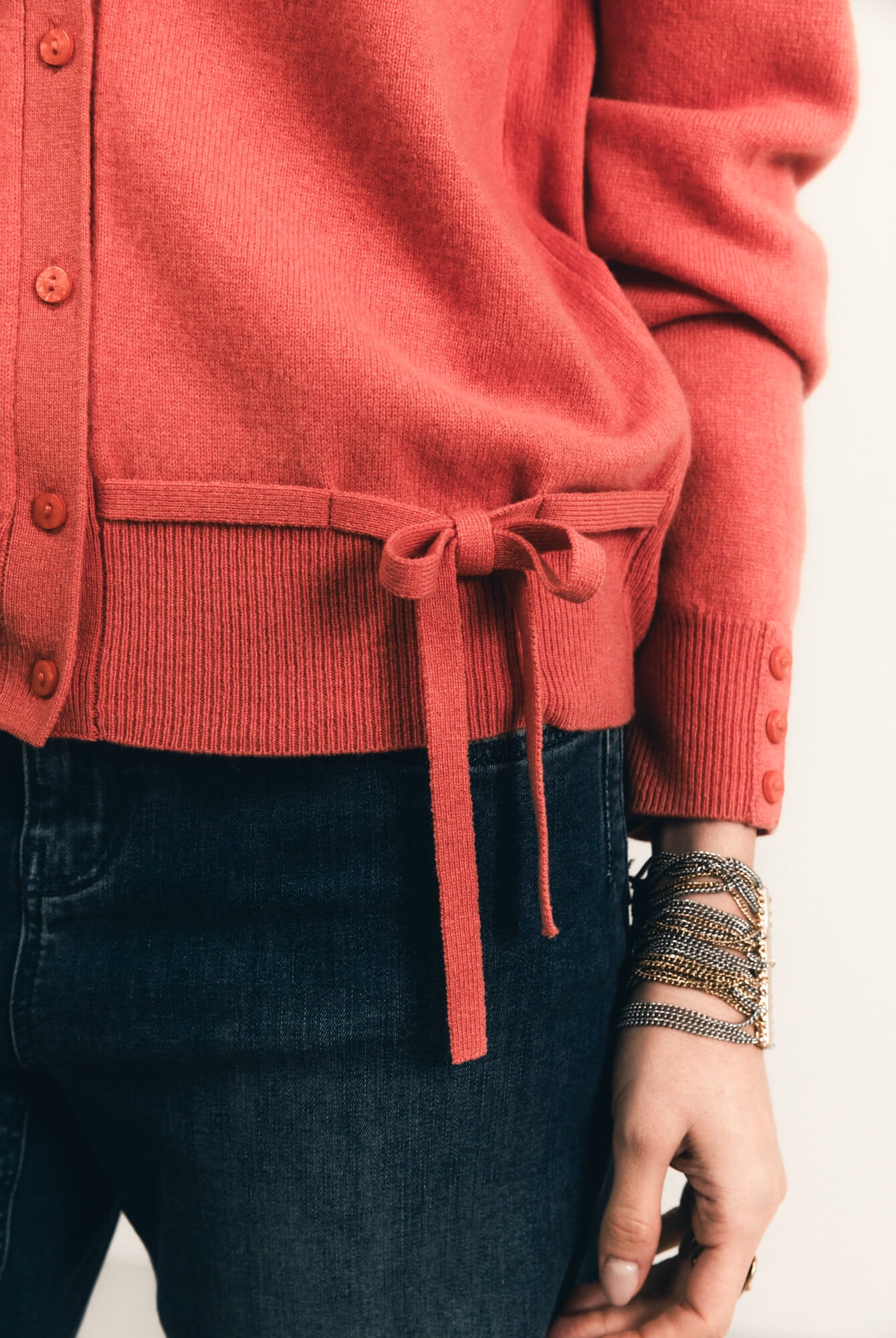Gilet corail col V raffiné | Elora