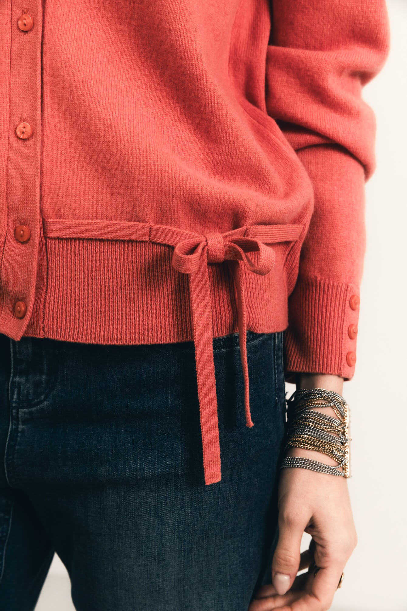 Gilet corail col V raffiné | Elora