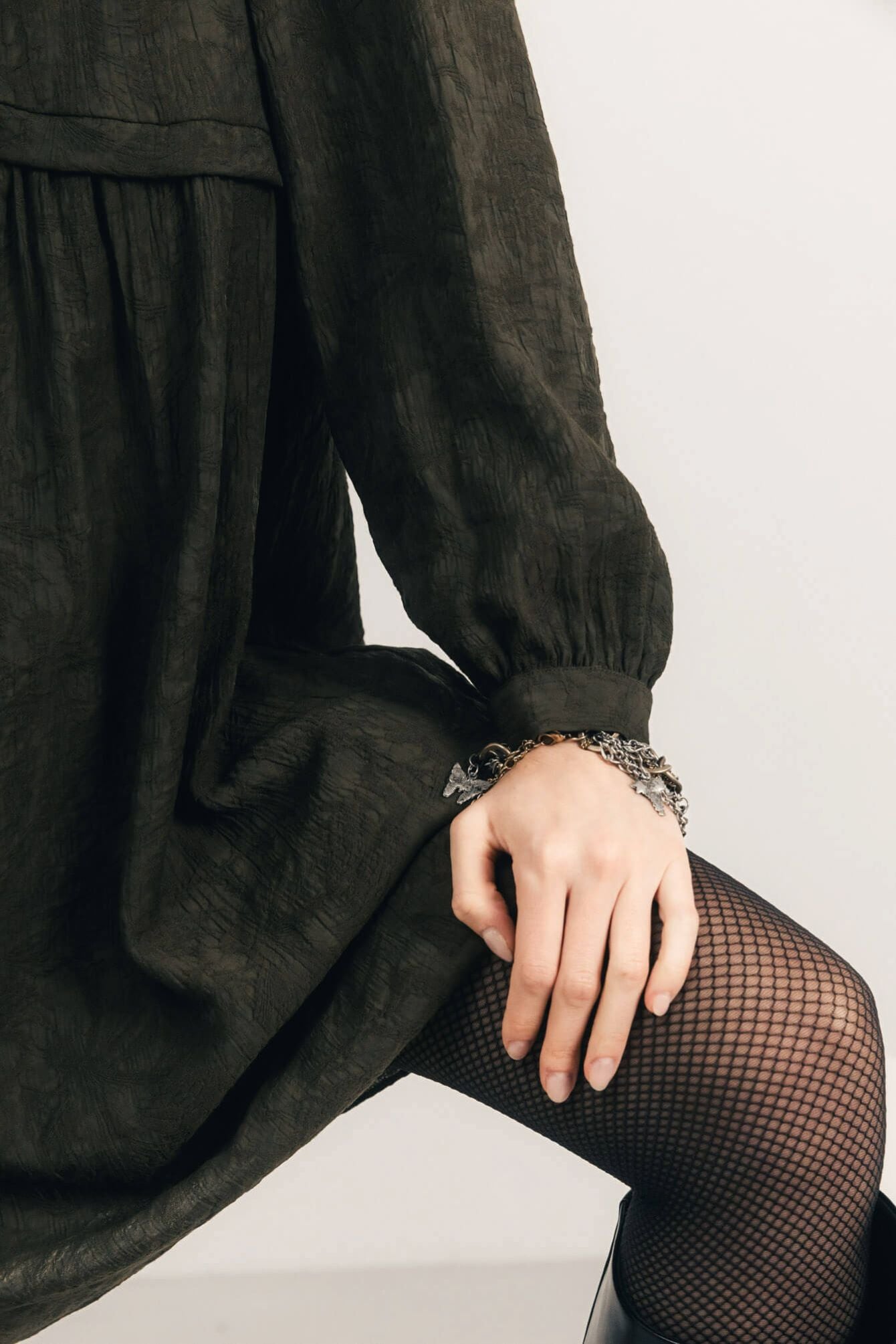 Robe fluide kaki plastron boutonné | Elora