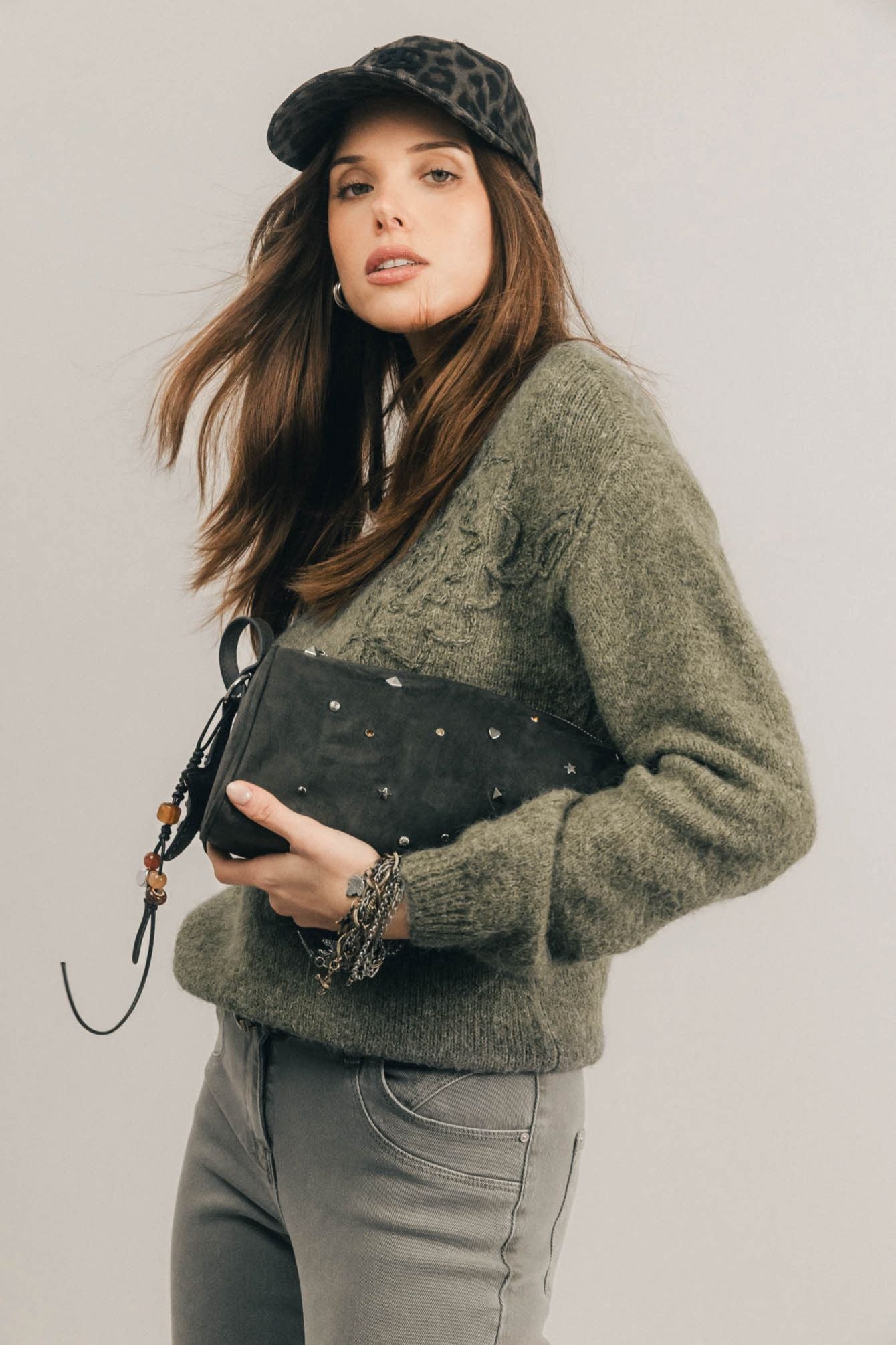 Sac bowling kaki suédé clouté | Elora