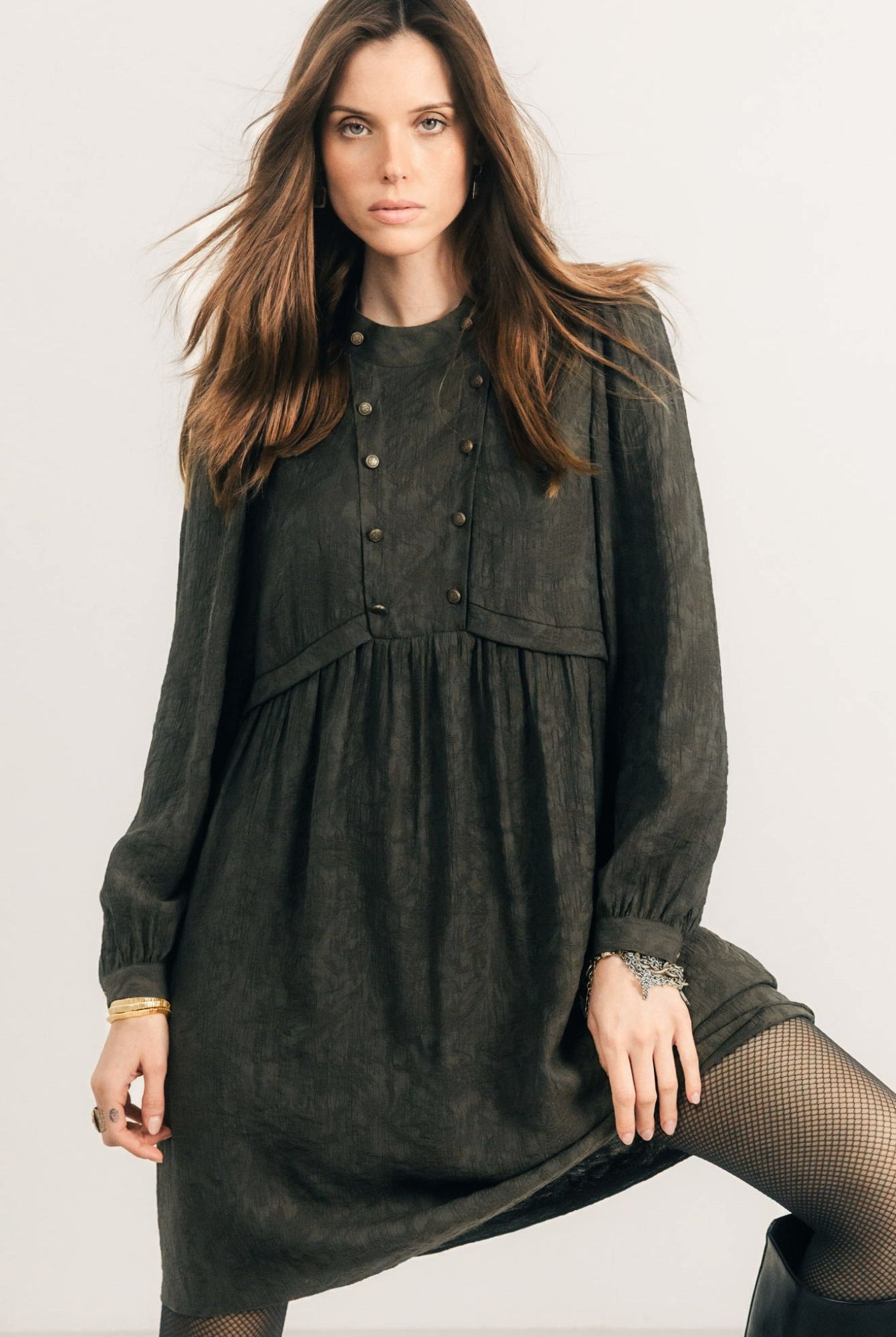 Robe fluide kaki plastron boutonné | Elora
