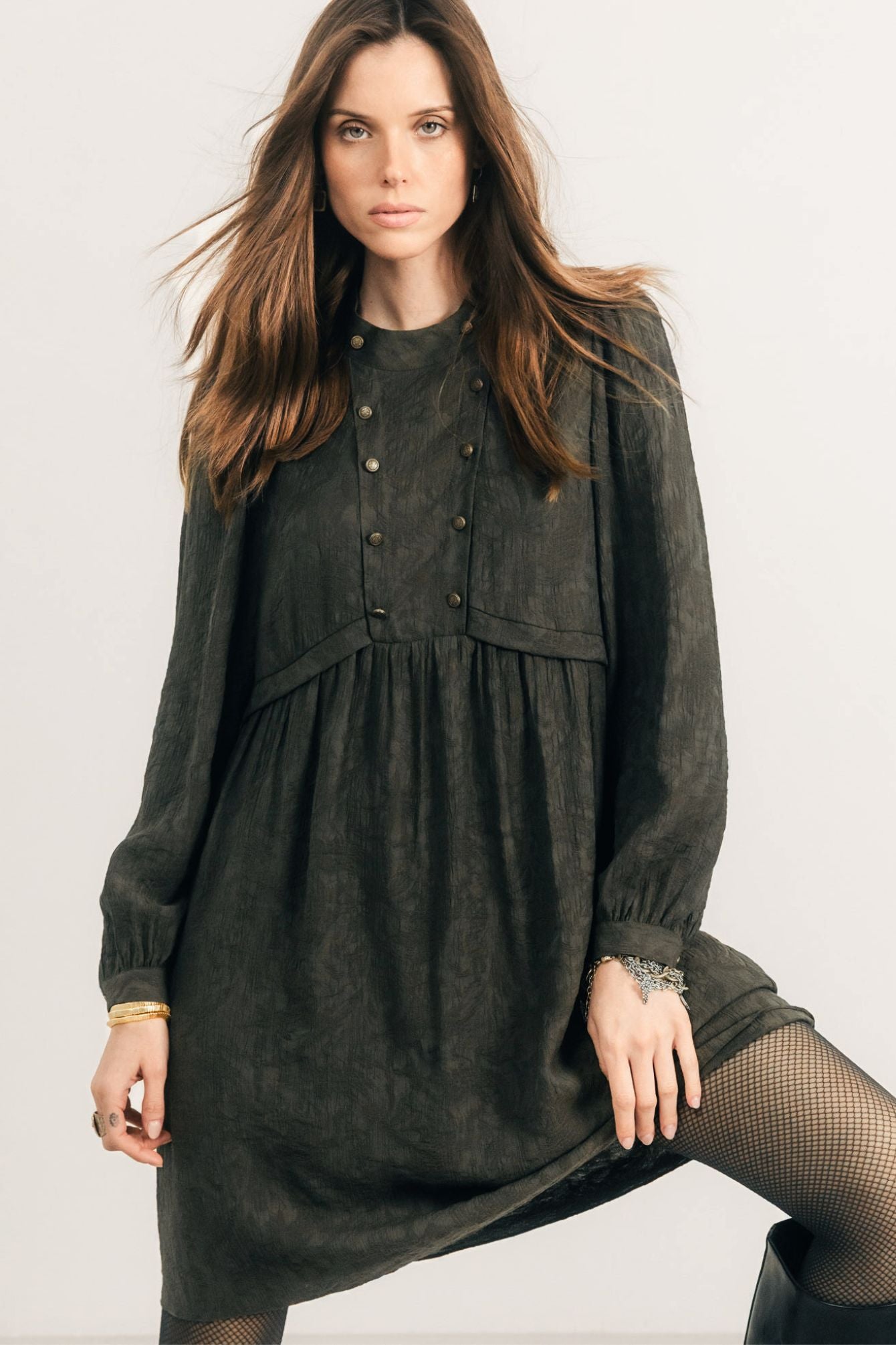 Robe fluide kaki plastron boutonné | Elora