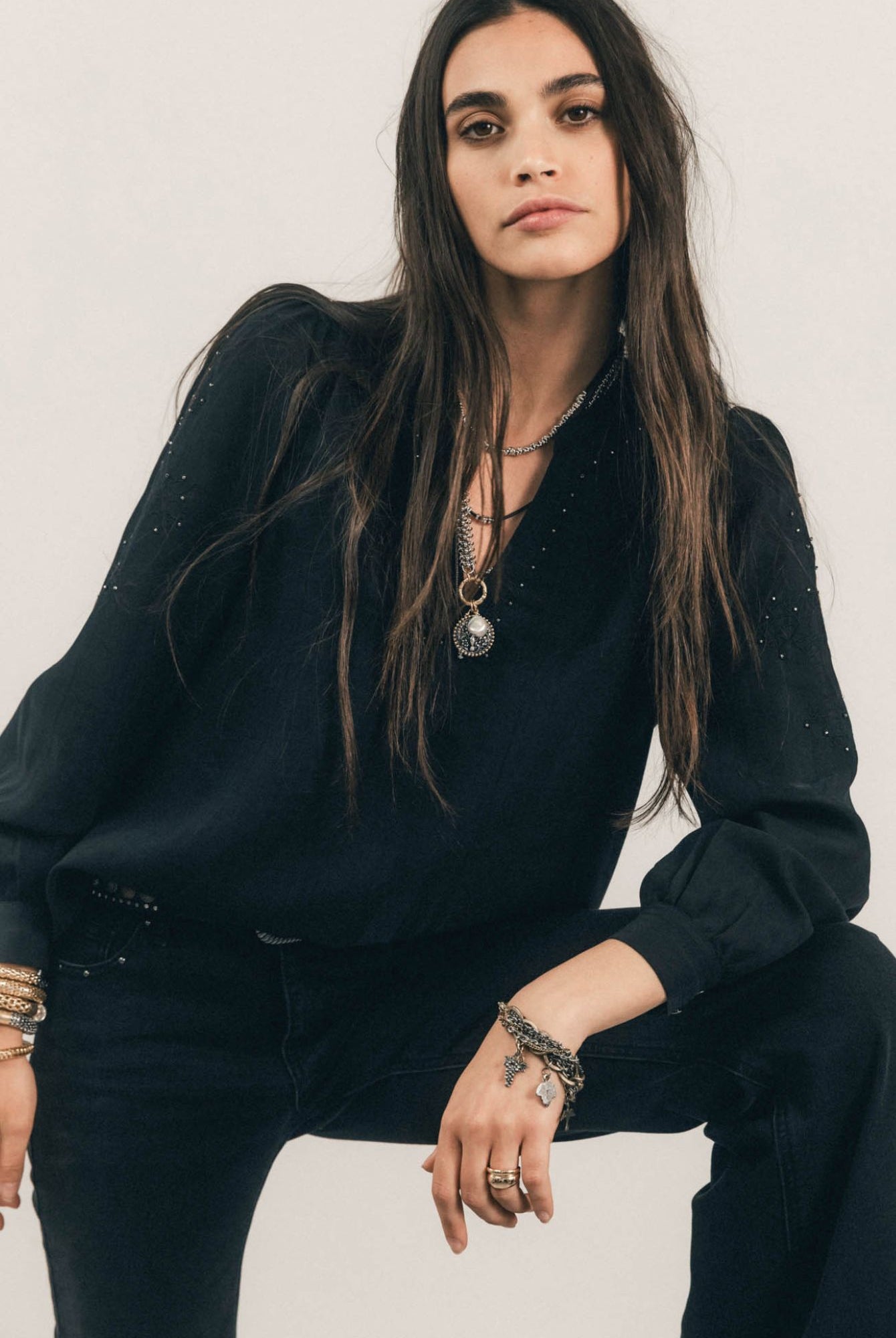 Blouse noire jacquard brodée perlée | Elora