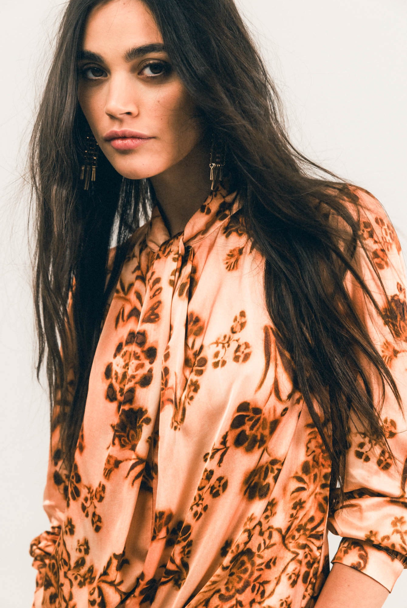 Blouse pêche satinée florale | Elora