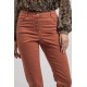 Pantalon slim coloris rouille