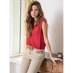 Pull façon dentelle rouge