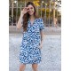 Blau bedrucktes Tie and Dye-Kleid