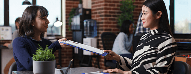 Elora vous donne ses conseils pour recruter des VDI conseillères mode - Elora