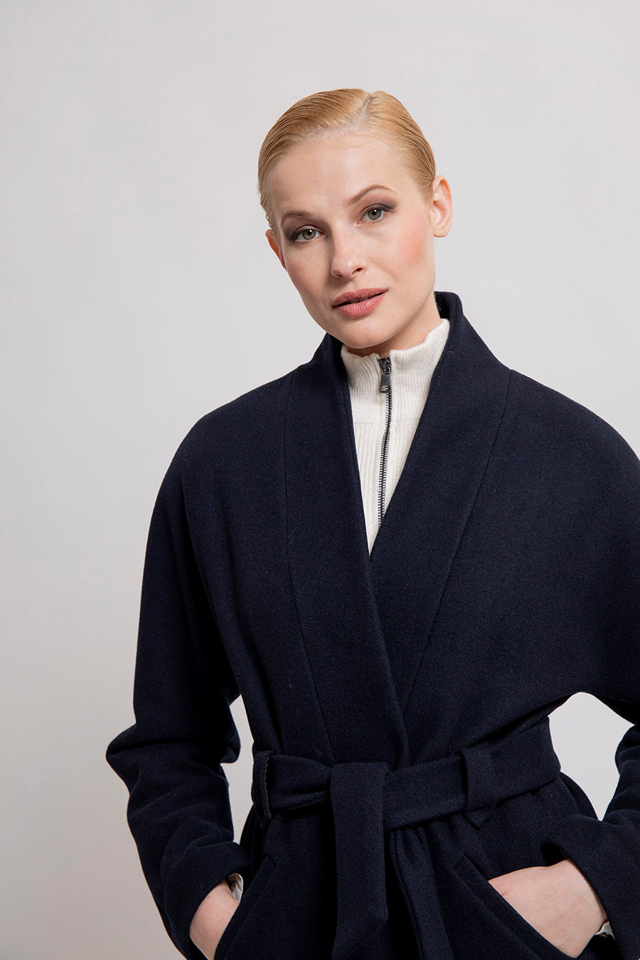 Manteau kimono bleu marine en drap de laine | Elora
