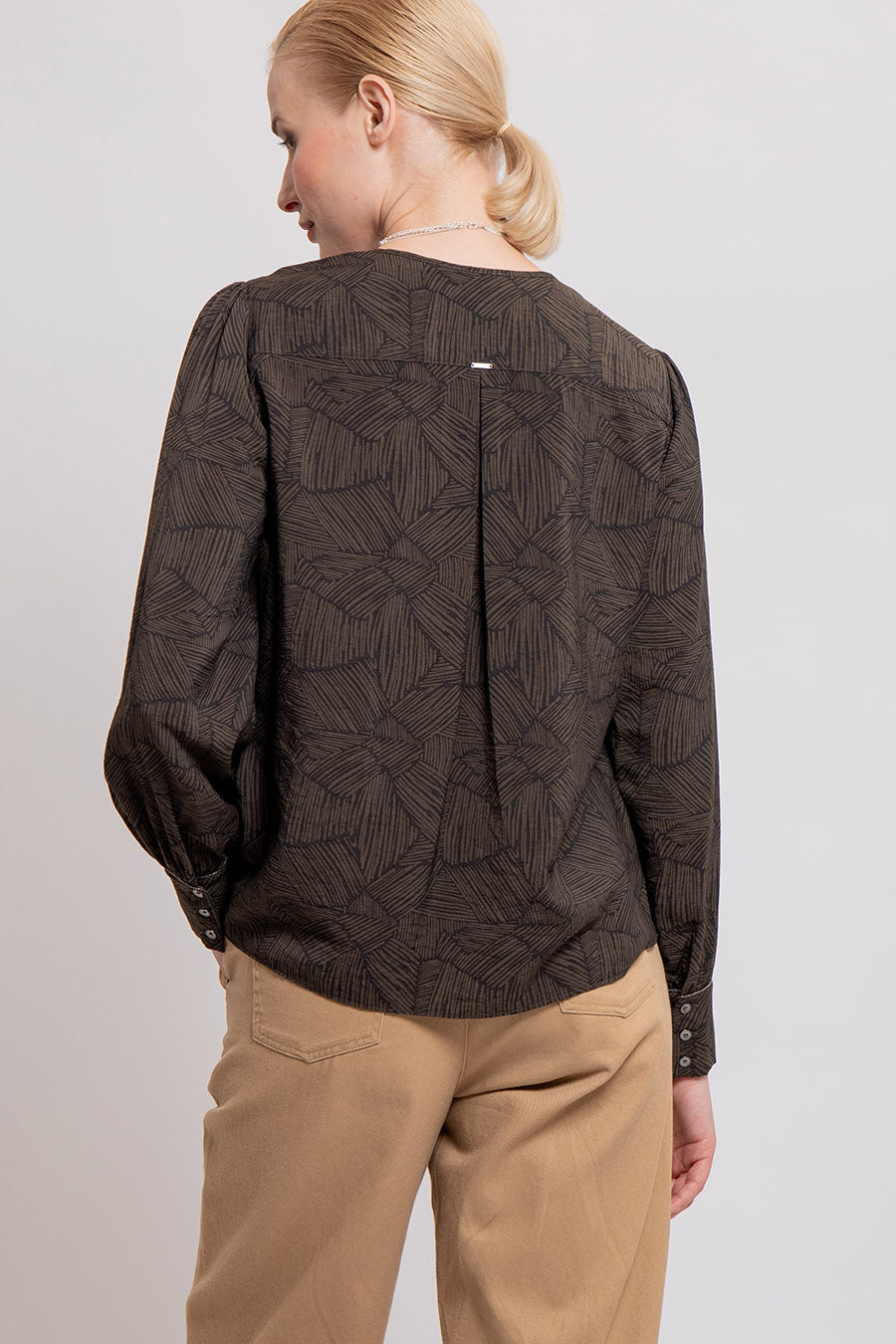 Blouse imprimé graphique bicolore kaki et noir | Elora