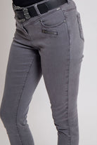 Pantalon coupe slim galbante coloris gris | Elora