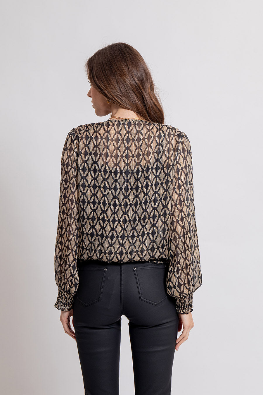 Blouse cache coeur smockée imprimé beige et noir | Elora