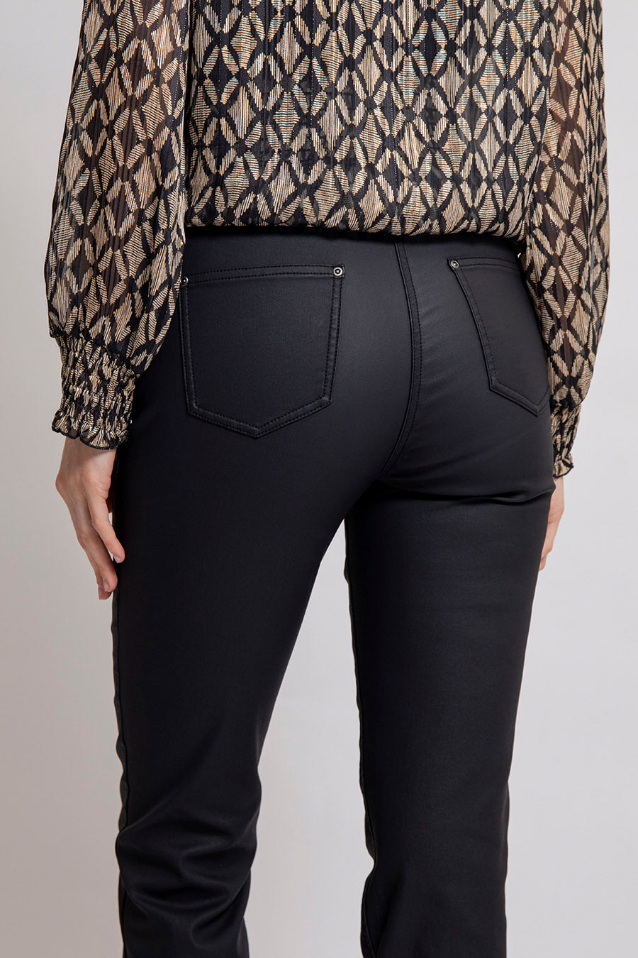 Pantalon noir coupe flare enduit effet cuir | Elora
