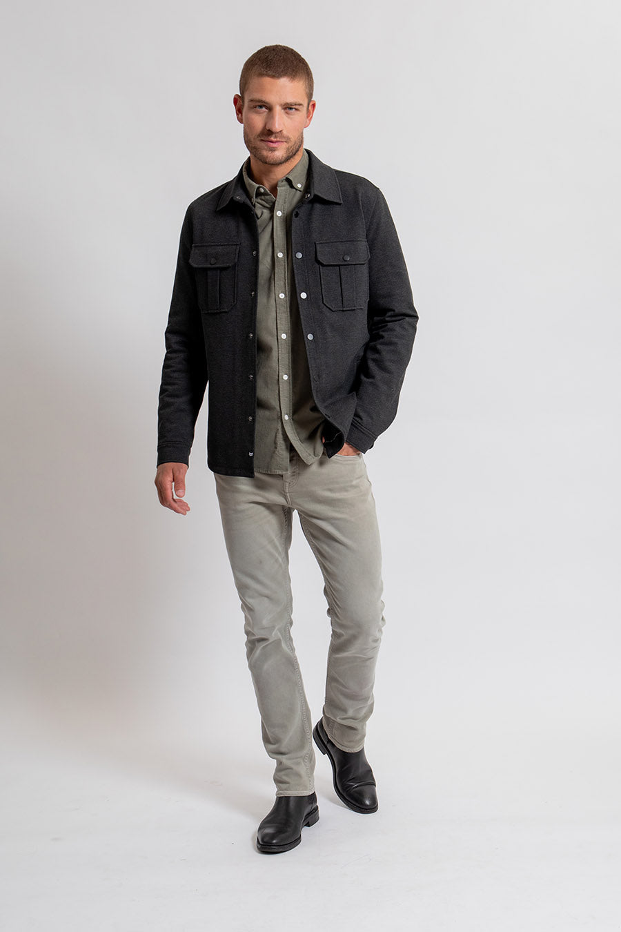 Chemise coupe regular en velours kaki | Elora