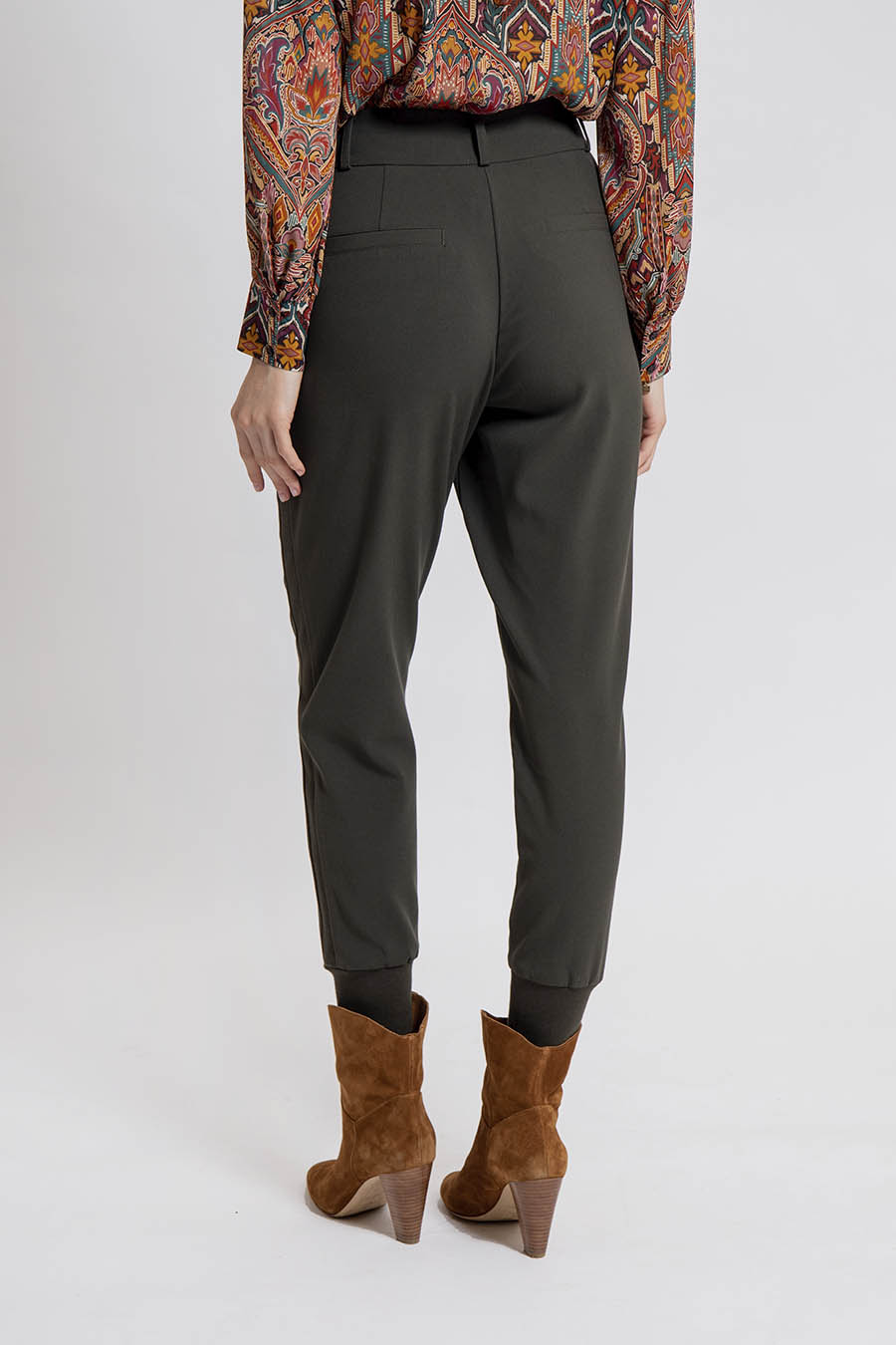 Pantalon esprit néo jogging coloris kaki | Elora