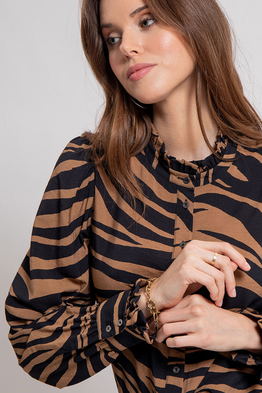 Blouse volantée imprimé zèbre bronze et noir | Elora