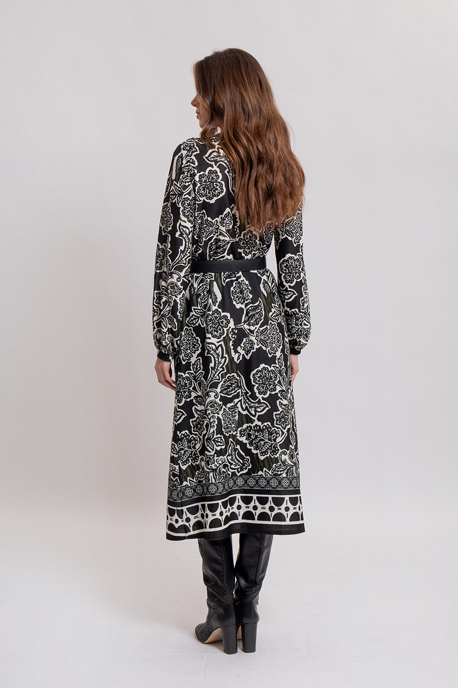 Robe au maxi motif floral imprimé écru et noir | Elora