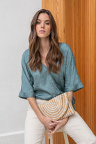 Blouse satinée esprit kimono lagon | Elora