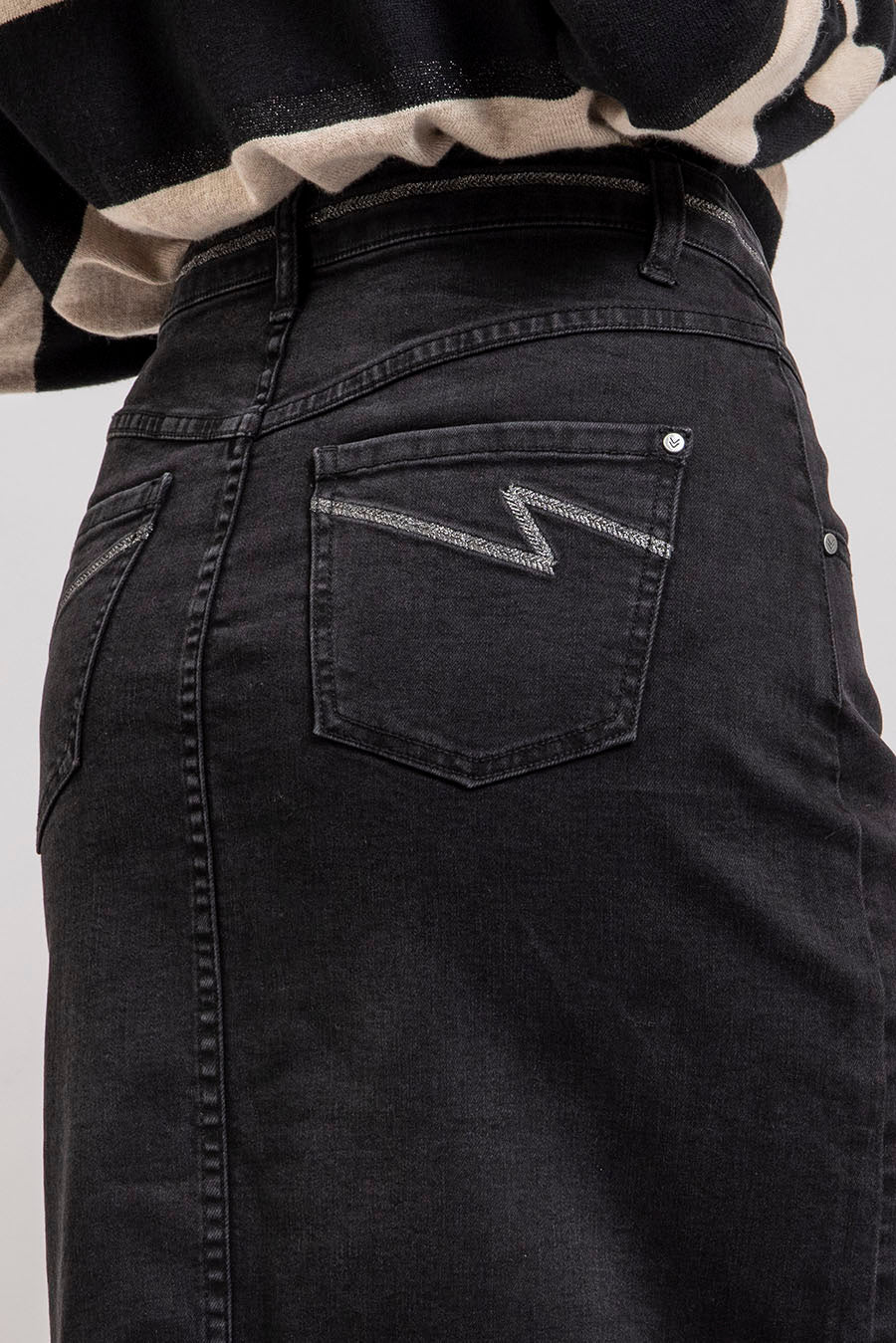 Jupe longue en denim noir | Elora