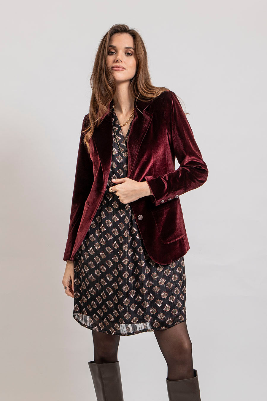 Robe courte imprimé noir et bordeaux | Elora