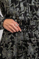 Robe courte imprimé fleurs noir et kaki | Elora
