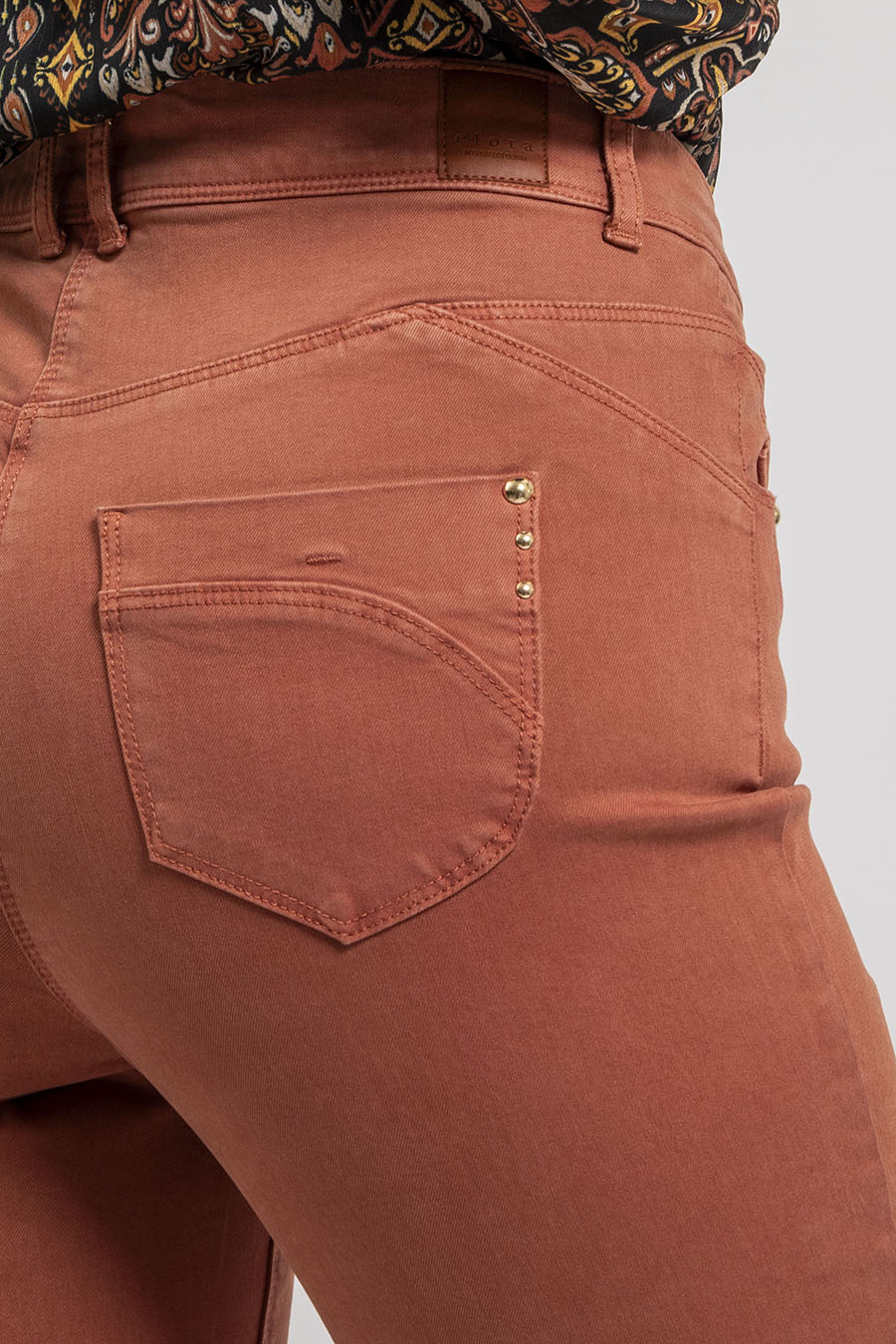 Pantalon slim coloris rouille | Elora