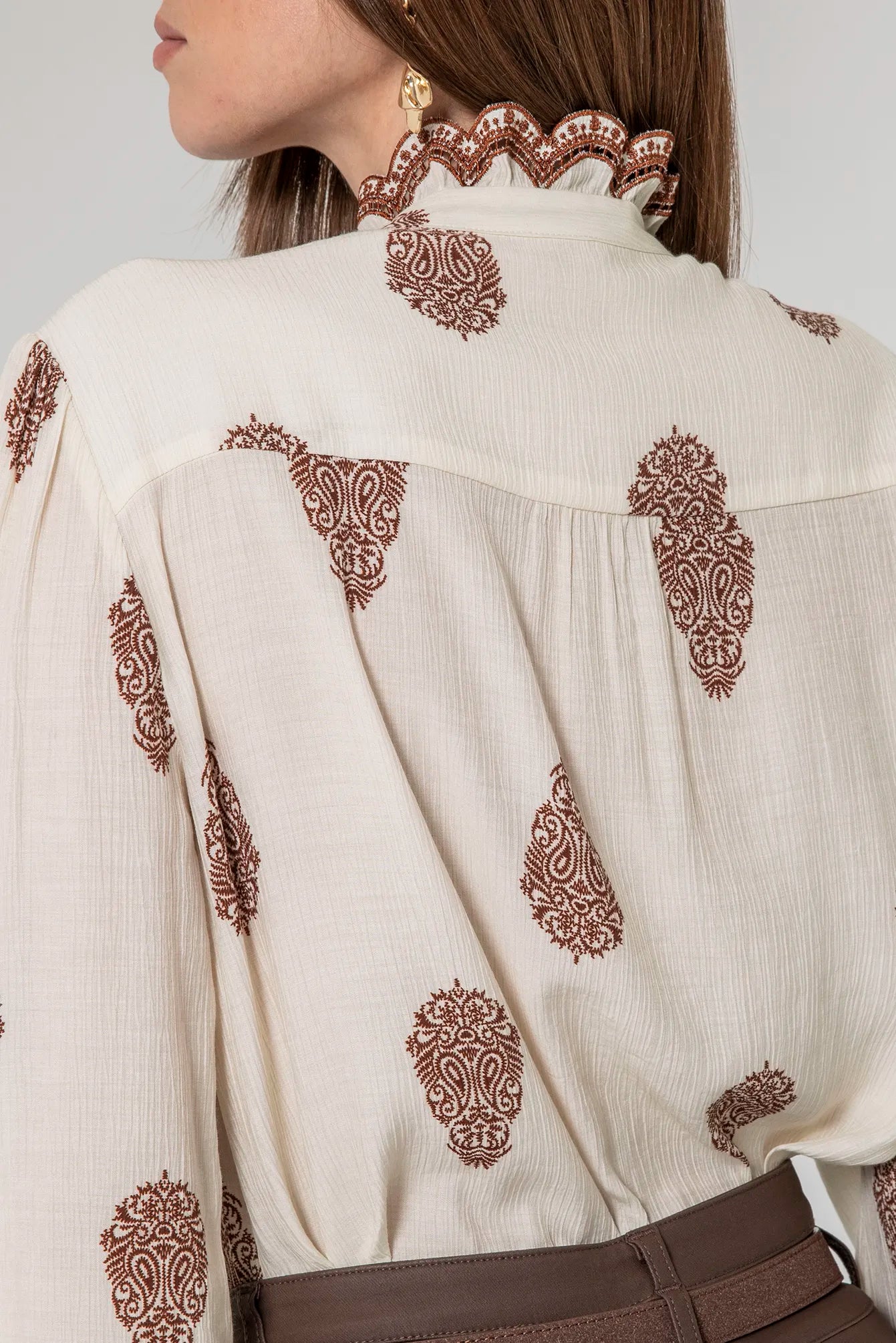 Chemise esprit jabot et imprimé choco | Elora