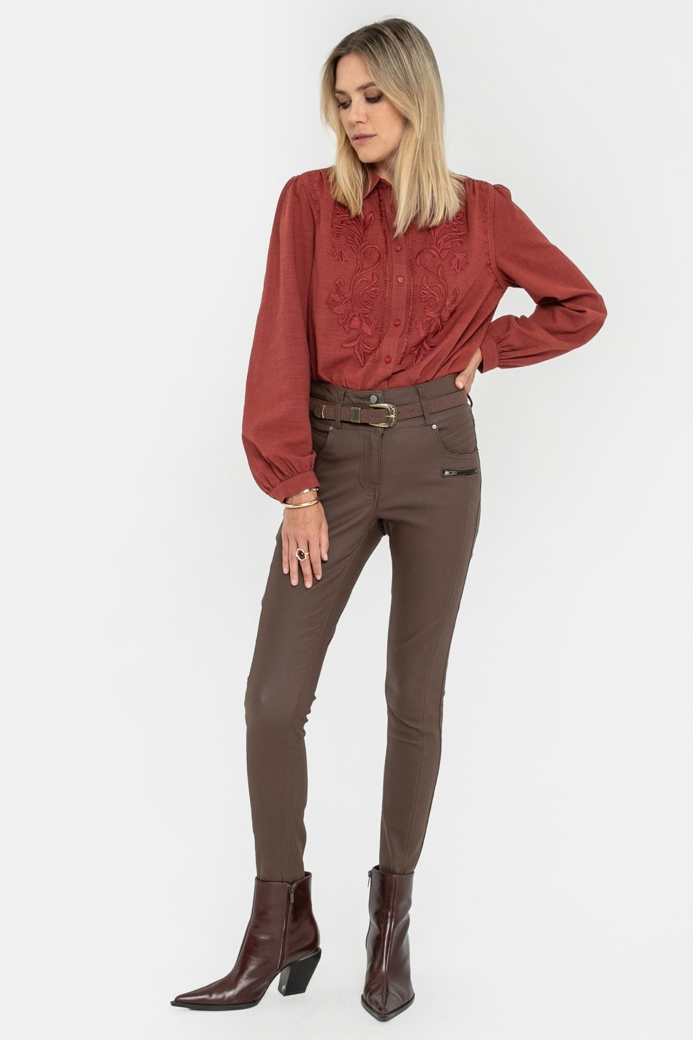 Pantalon slim enduit choco | Elora