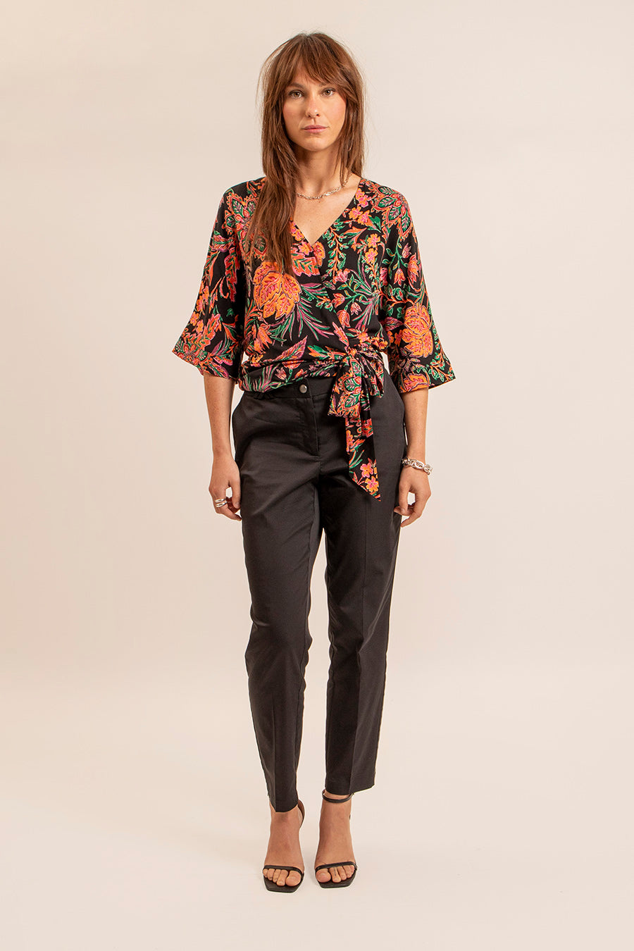 Blouse cache coeur imprimé noir et orange | Elora