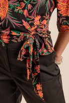 Blouse cache coeur imprimé noir et orange | Elora