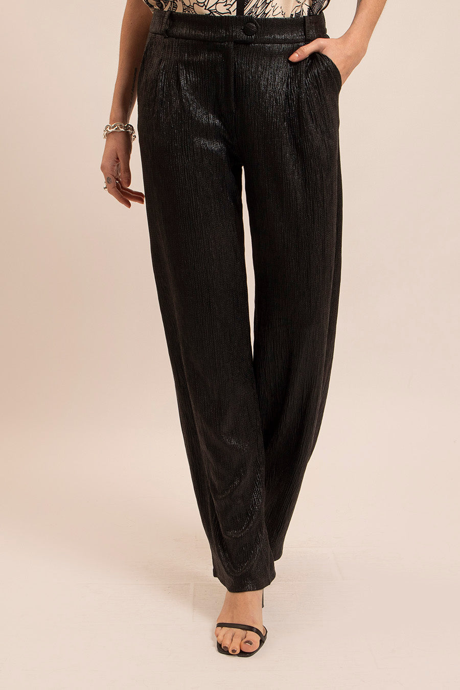 Pantalon effet métallisé noir | Elora