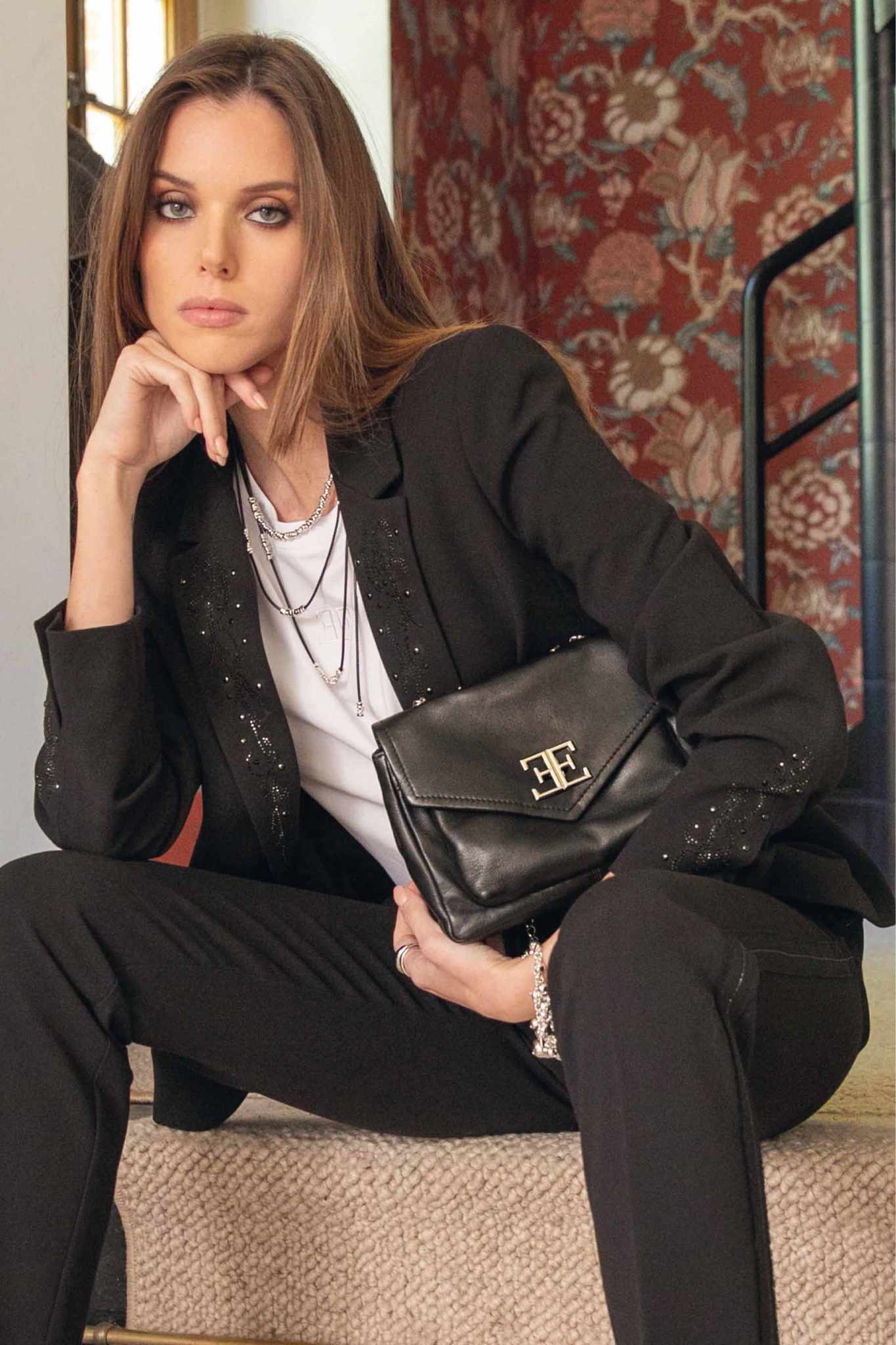 Veste tailleur à strass et clous noir | Elora