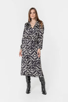 Robe longue imprimé graphique écru et noir | Elora